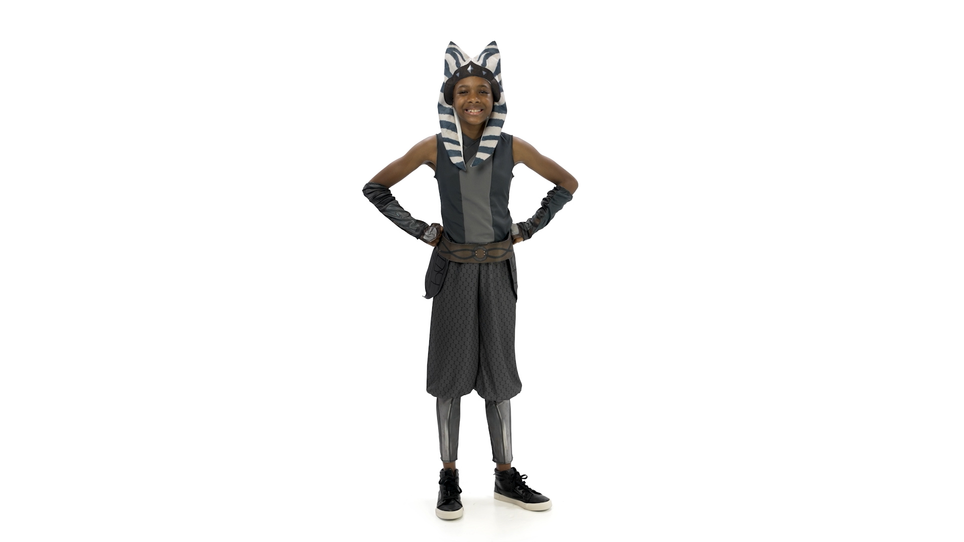 JWC0891 Ahsoka Youth 360 Action Rotation